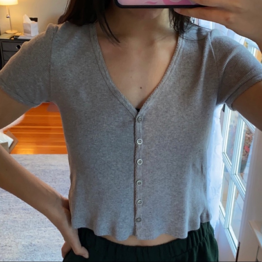 BRANDY MELVILLE BUTTON UP TEE